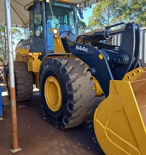 Pá Carregadeira - Eco Maq Locação de Veículos e Equipamentos Pesados